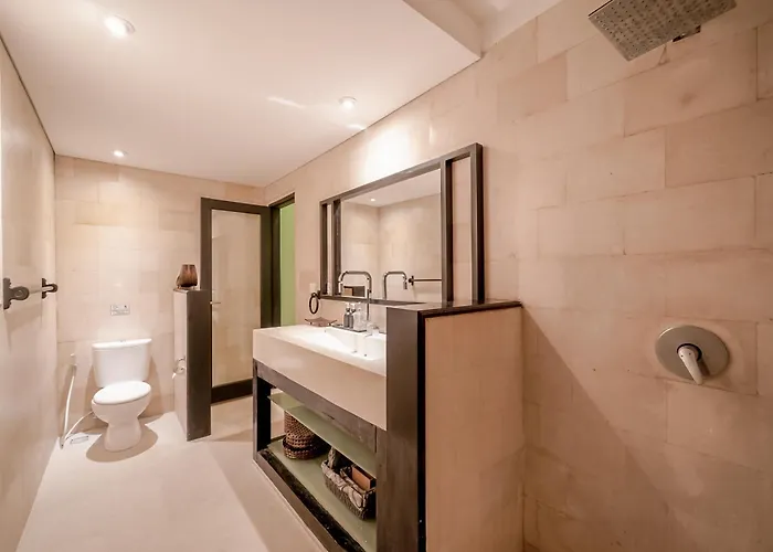 2br W- Private Pool & Patio *