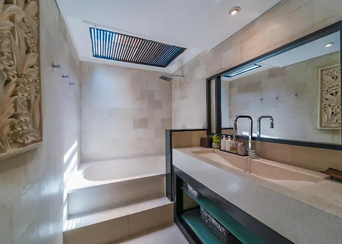 2br W- Private Pool & Patio