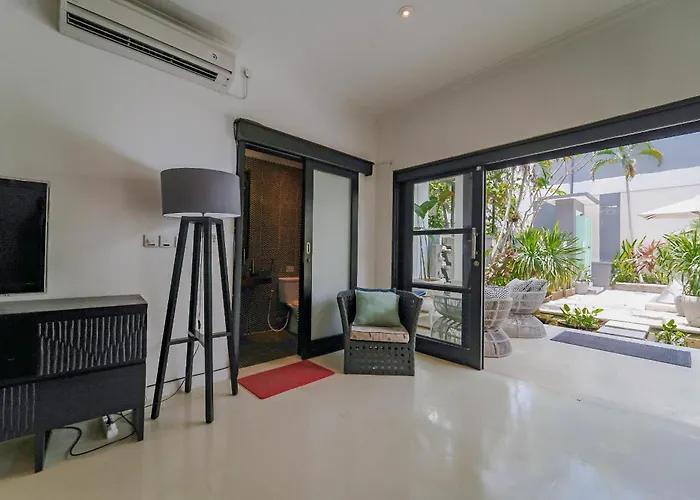 2br W- Private Pool & Patio