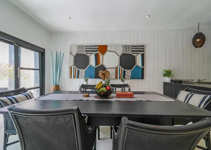 Villa 2br W- Private Pool & Patio *