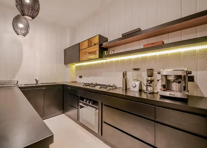 2br W- Private Pool & Patio *