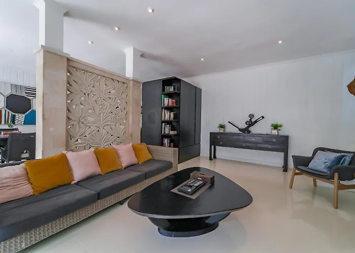 2br W- Private Pool & Patio Villa