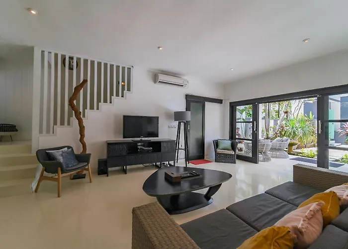 2br W- Private Pool & Patio