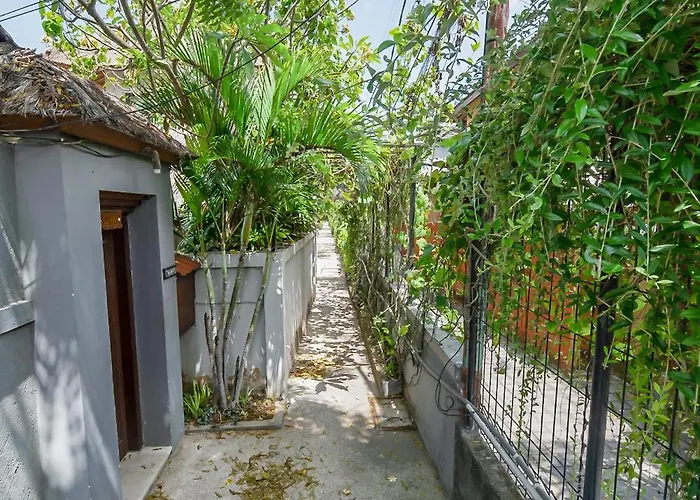 Villa 2br W- Private Pool & Patio